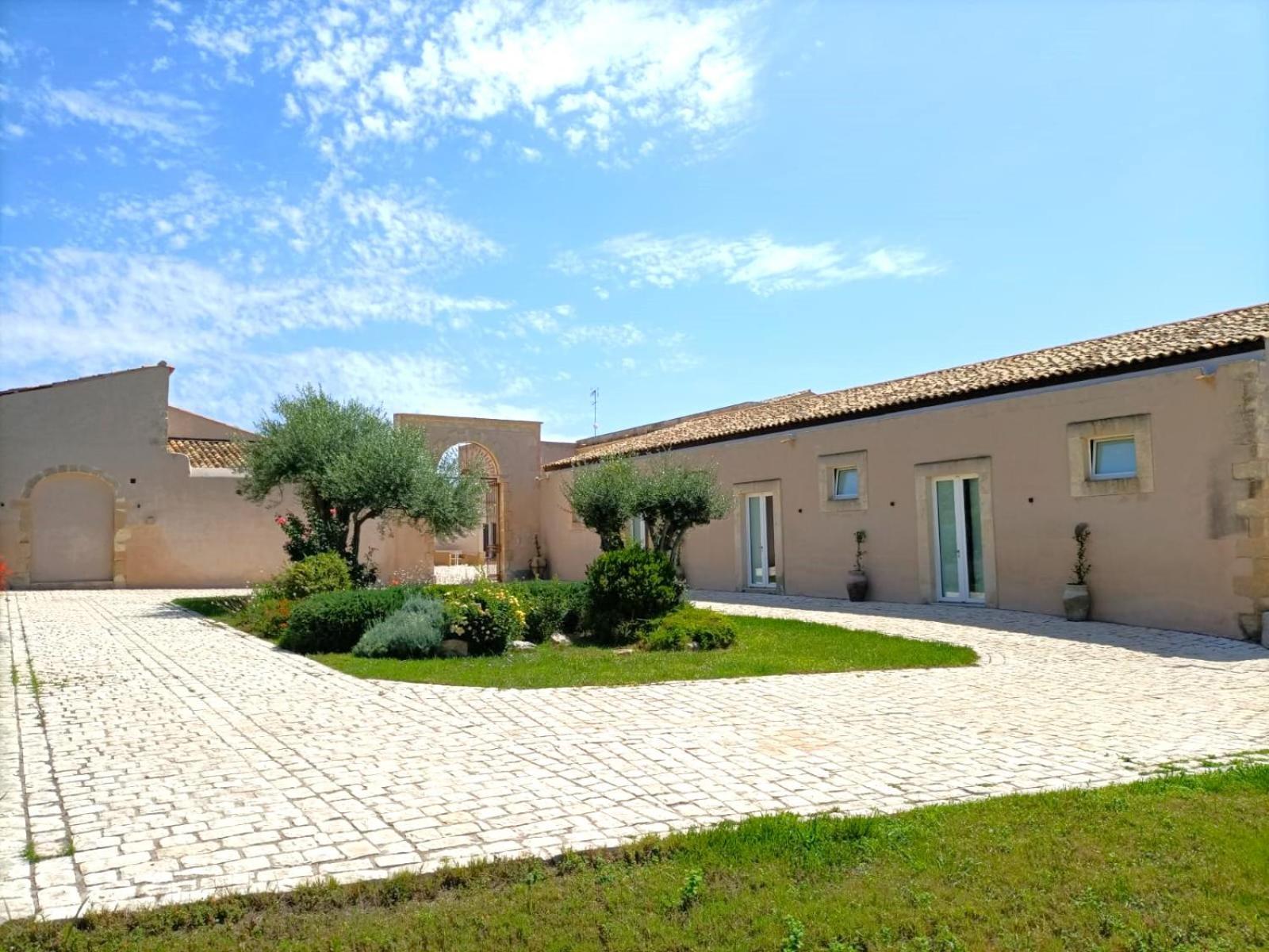 Ballium Luxury Relais Avola Exterior foto